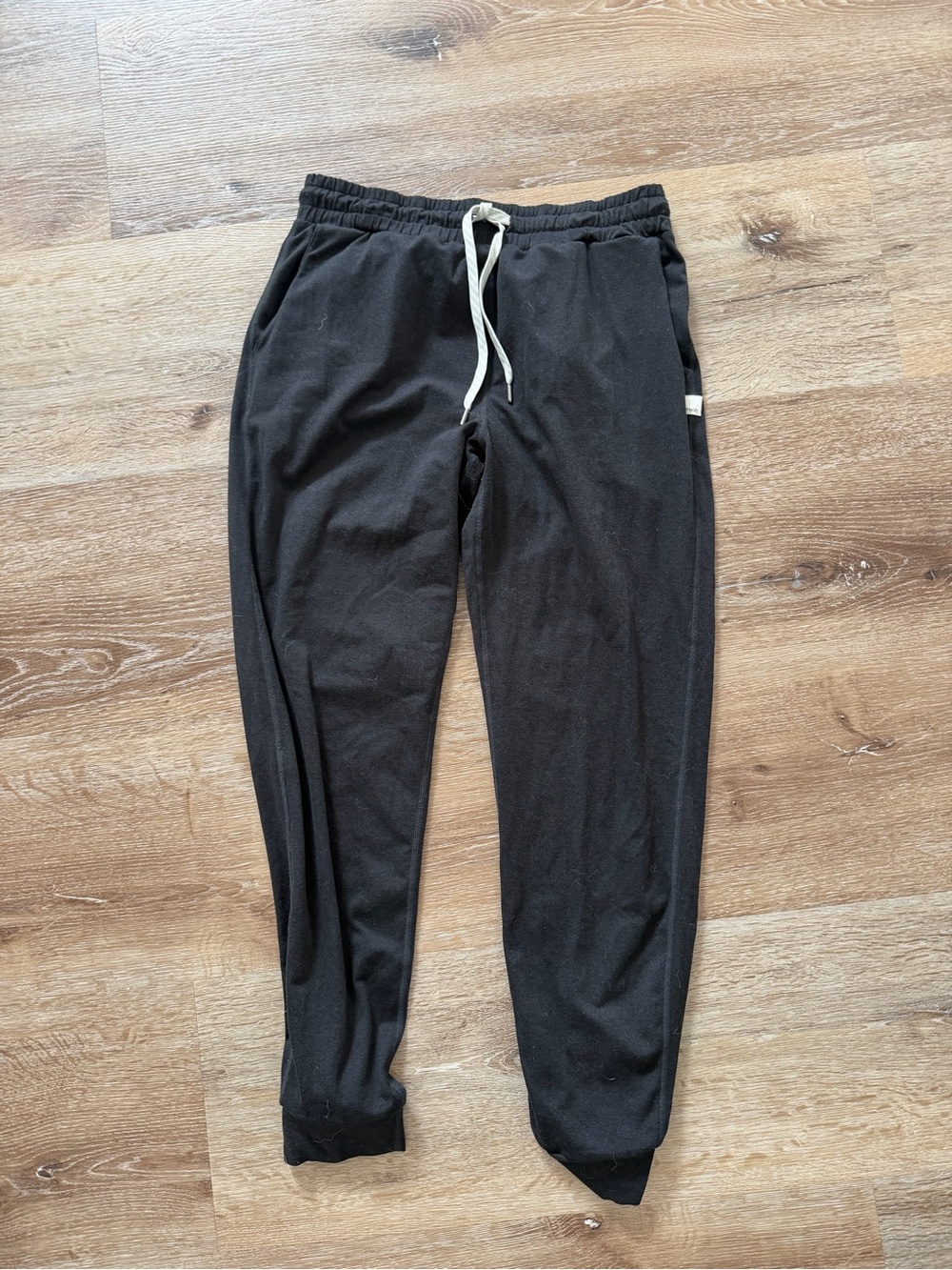 Vuori Black Jogger Sweatpants with Contrast Drawstring